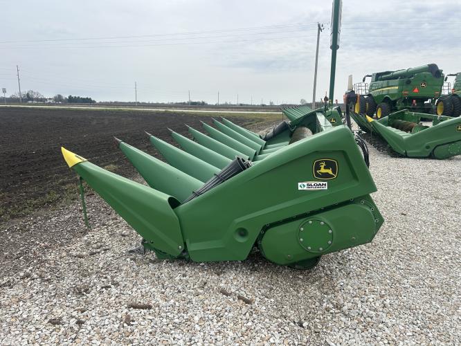 John Deere C8R