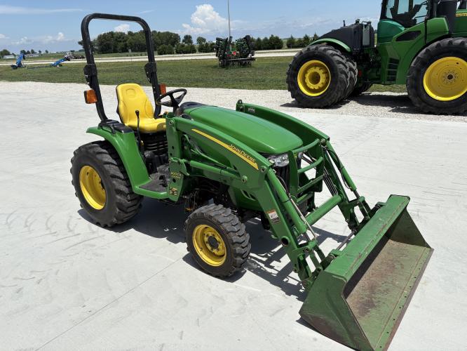 John Deere 3720