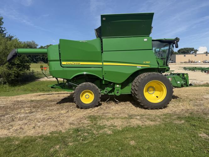John Deere S760