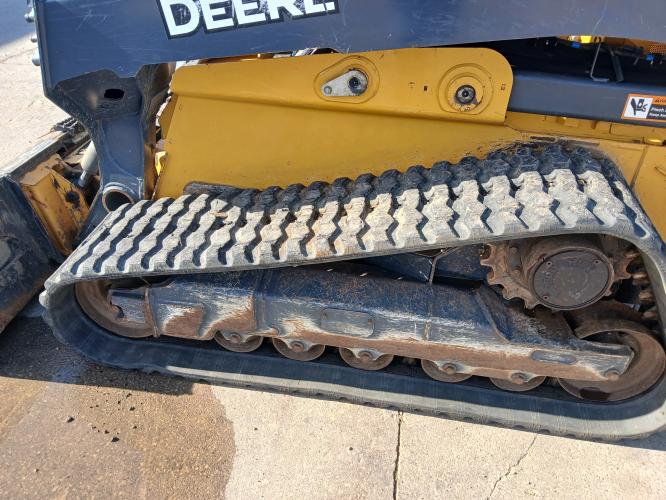 John Deere 333G