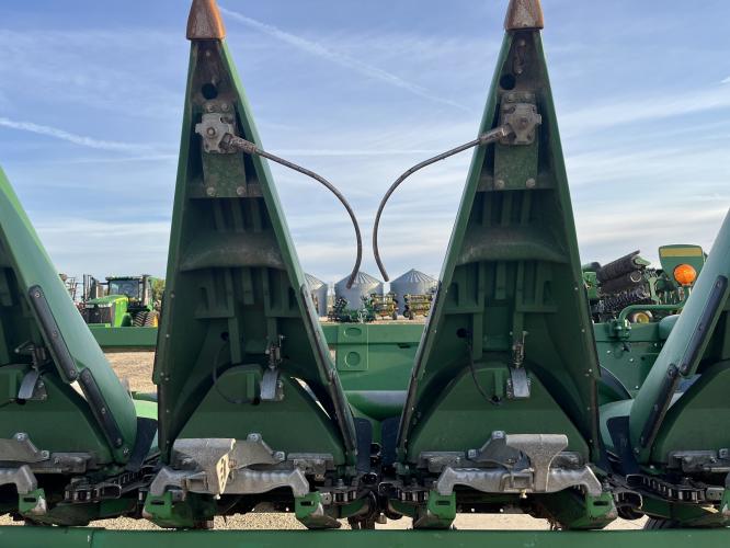 John Deere 708C