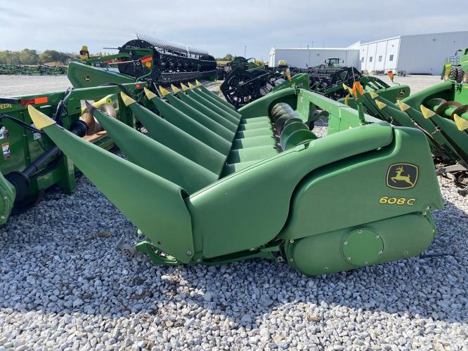 John Deere 608C