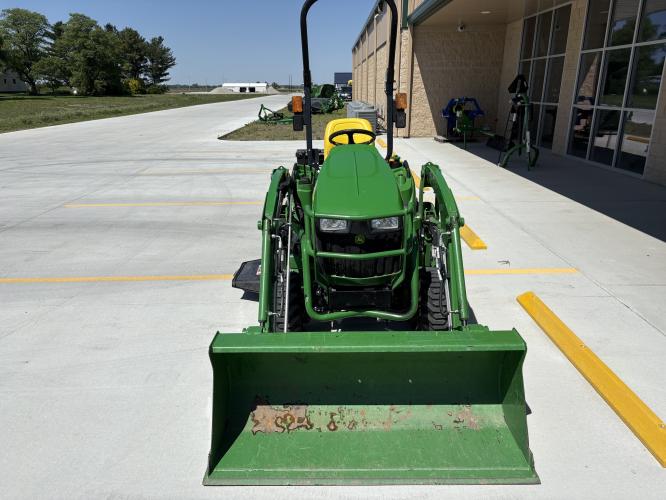 John Deere 1023E
