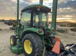 John Deere 3046R