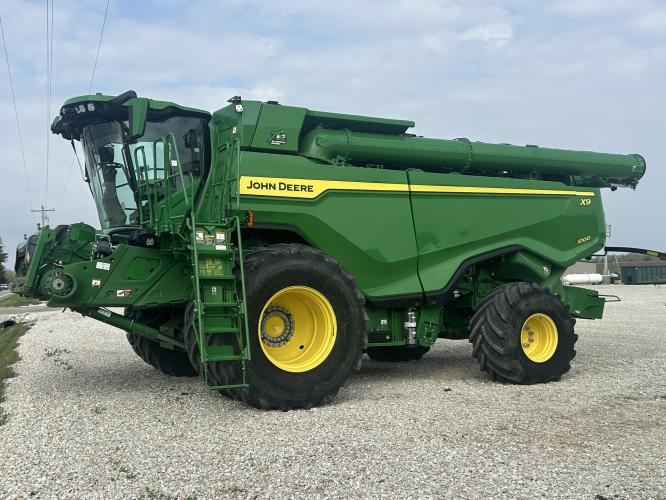 John Deere X9 1000