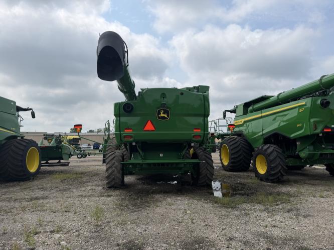 John Deere S770