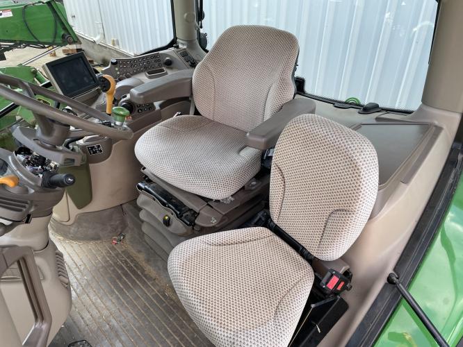 John Deere 6130R