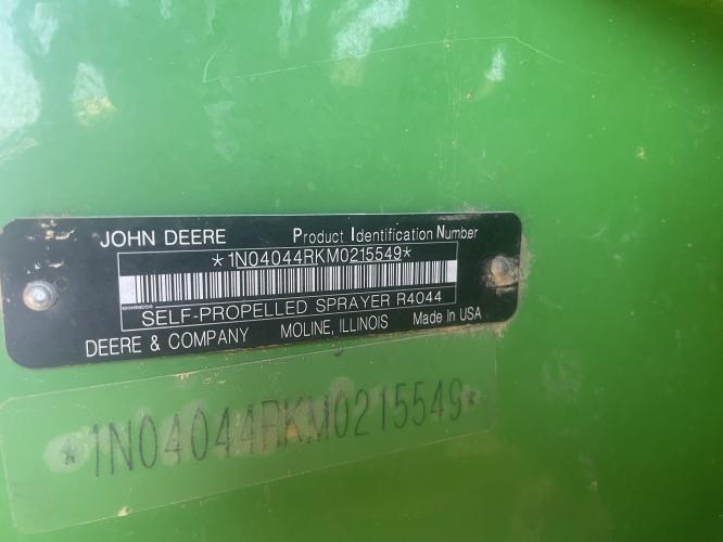 John Deere R4044