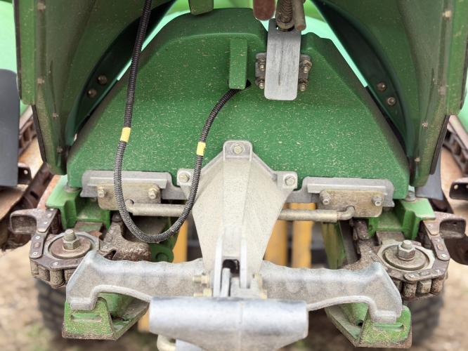 John Deere 608C