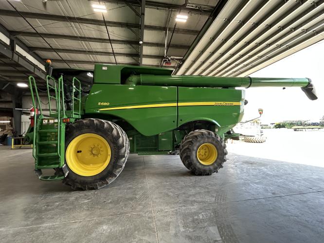 John Deere S680