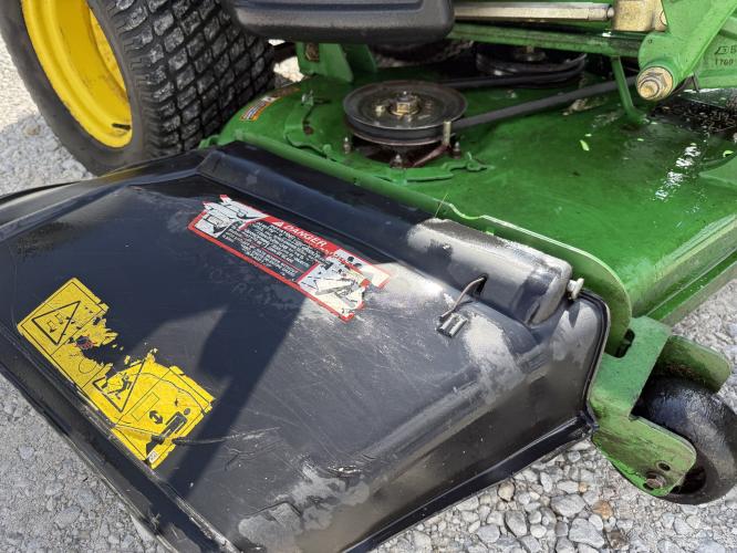 John Deere Z830A