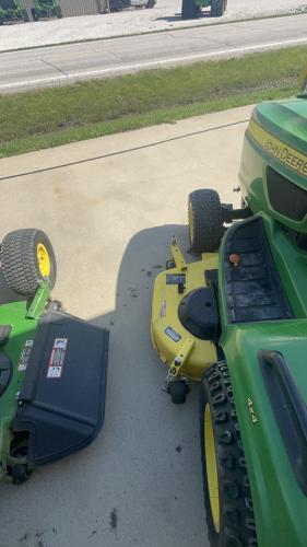 John Deere X738