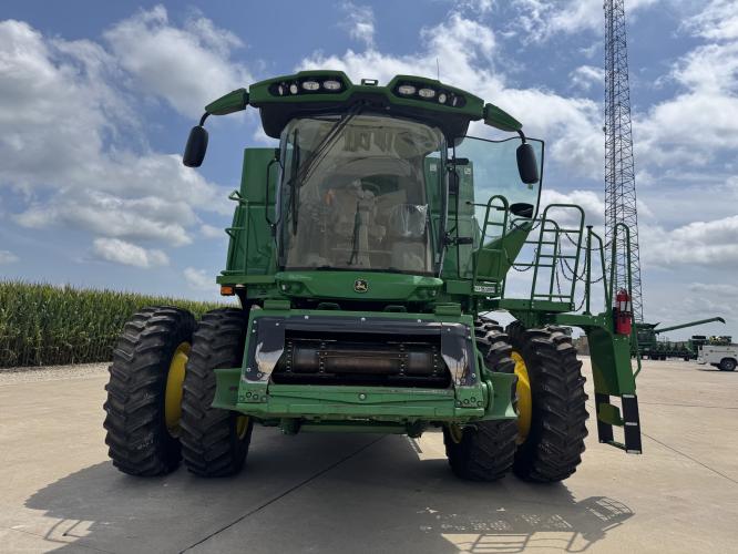 John Deere S770