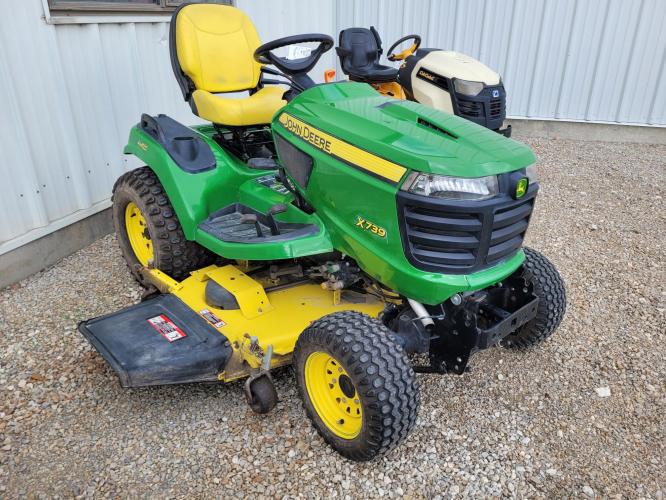 John Deere X739