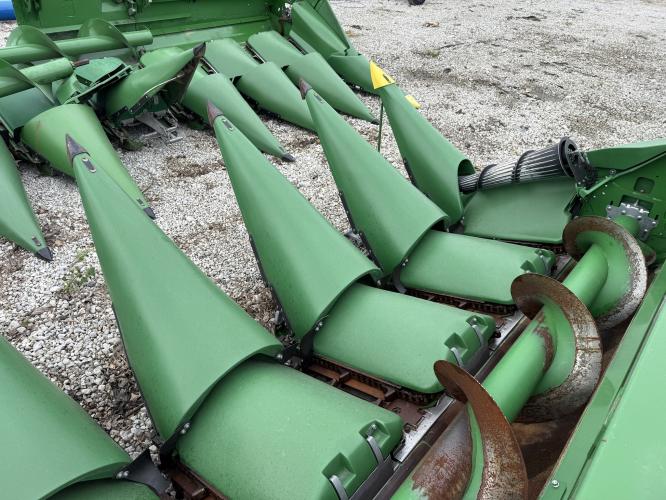 John Deere C8R