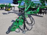 John Deere 2720