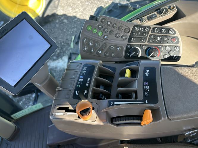 John Deere 8310R