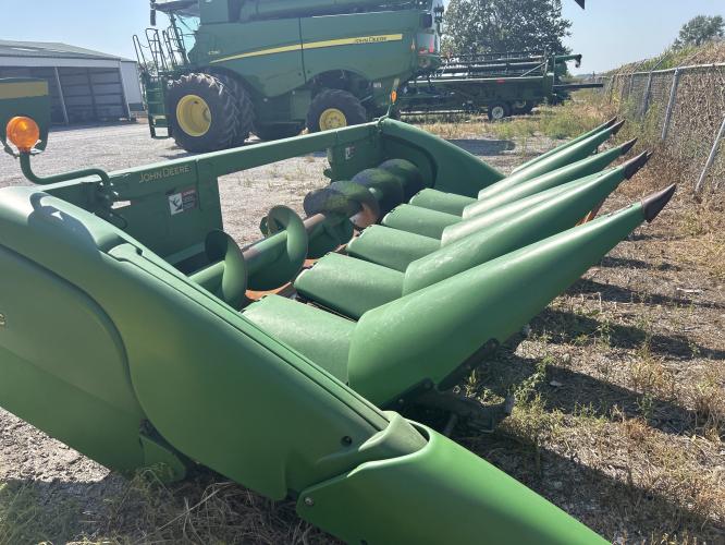 John Deere 606C