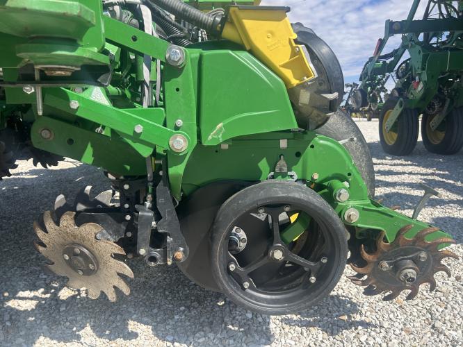 John Deere 1775NT
