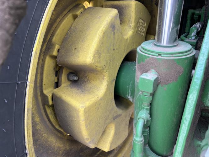 John Deere 8335R