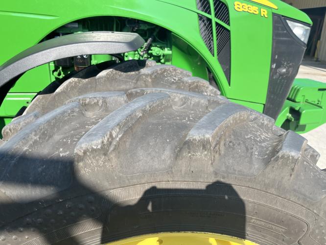 John Deere 8335R