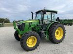 John Deere 6135E