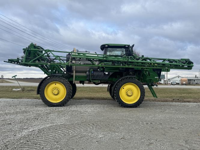 John Deere R4038