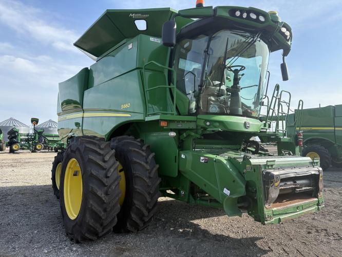 John Deere S660