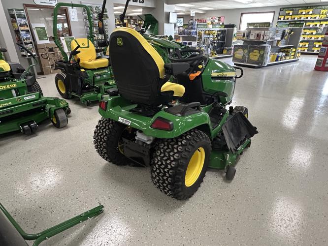 John Deere X590