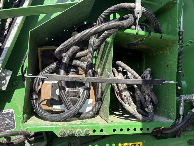 John Deere 560M