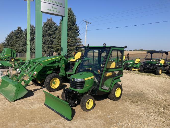John Deere X758
