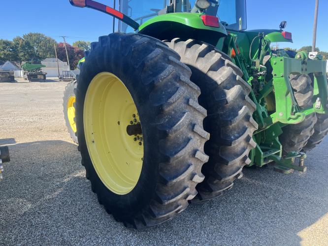 John Deere 8420