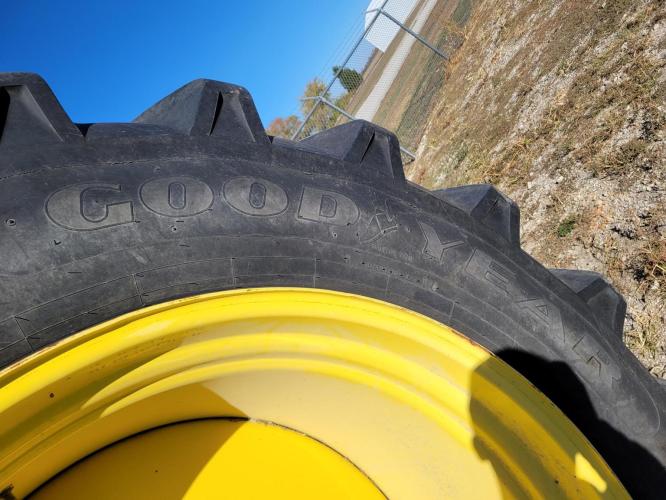 Goodyear 110045R46LSW