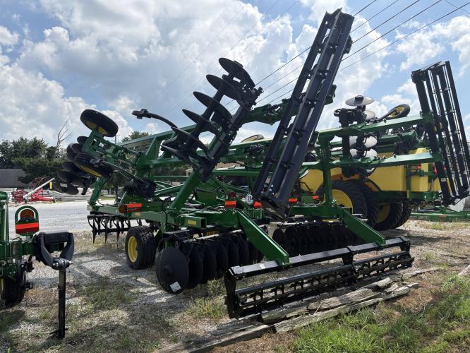 John Deere 2720