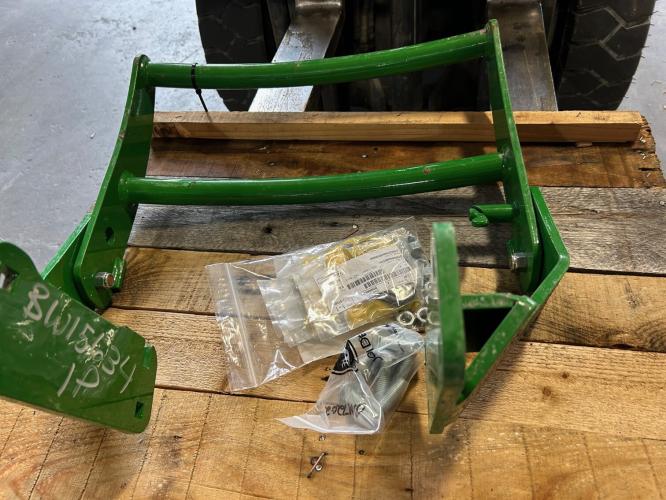 John Deere BW15634 HOOD GUARD