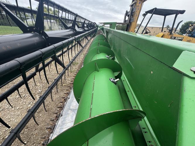 John Deere 635F