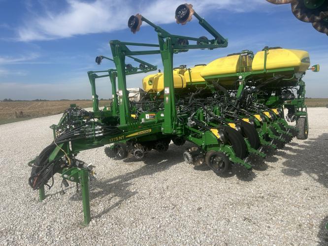 John Deere 1775NT