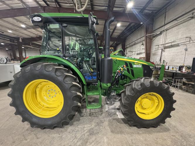 John Deere 5120M