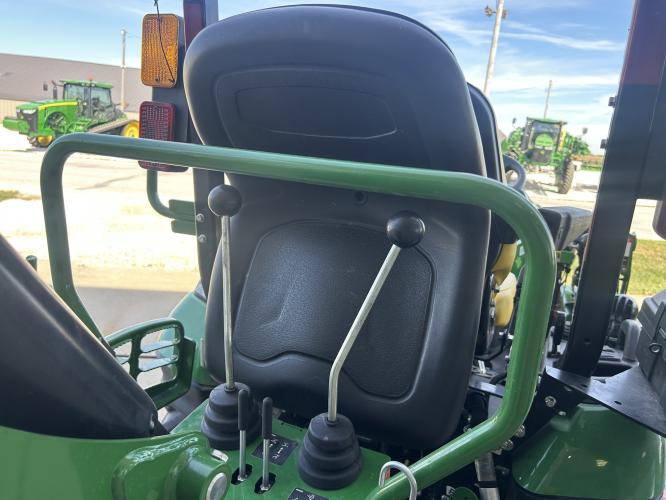 John Deere 1025R
