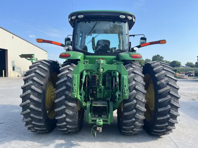 John Deere 8335R