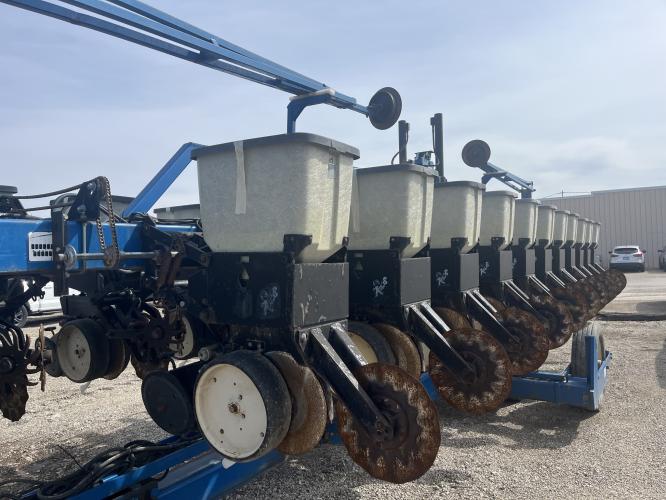 Kinze 2600