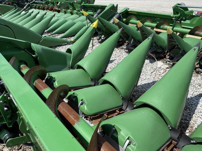 John Deere C8R