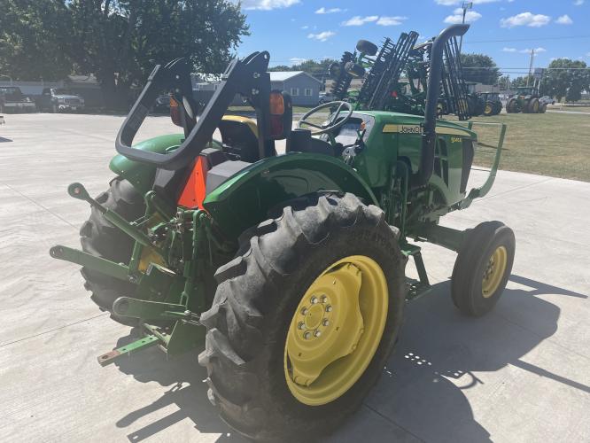 John Deere 5045E