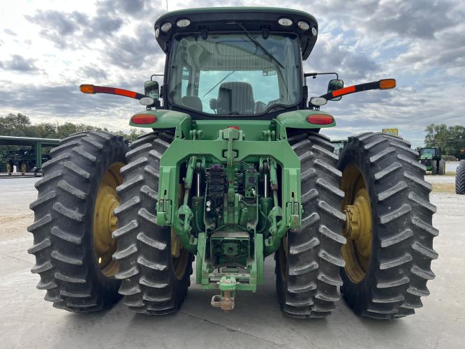 John Deere 8335R