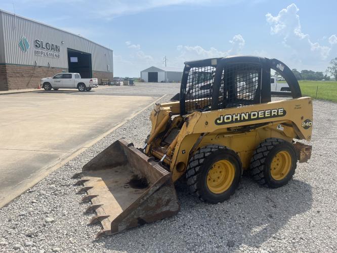 John Deere 240