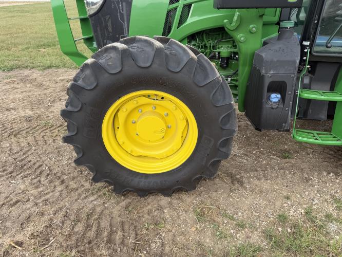 John Deere 5120M