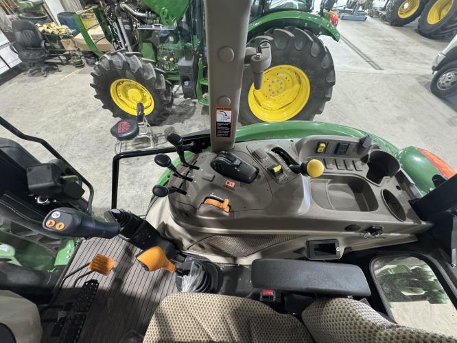 John Deere 5120M