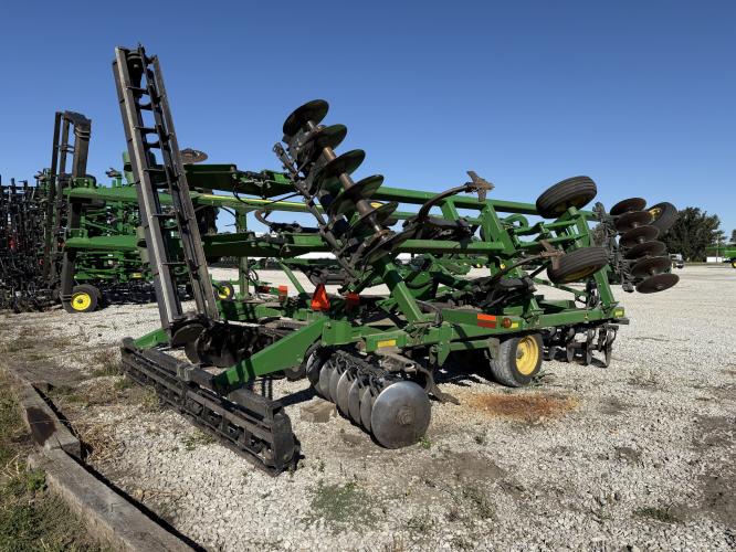 John Deere 2720