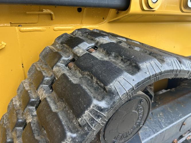 John Deere 333G