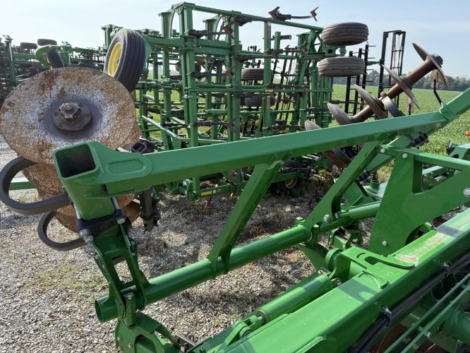 John Deere 2730